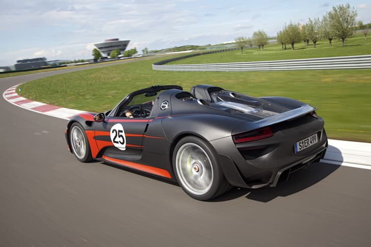 Porsche 918 Spyder photo gallery